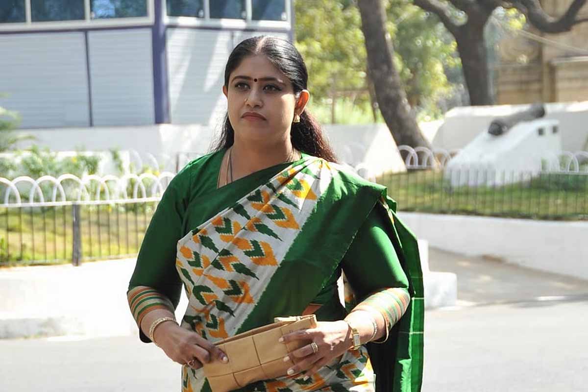 தவெக-வில் இணைகிறார் விஜயதாரணி | Vijayadharani Joins Tvk தவெக-வில் இணைகிறார் விஜயதாரணி | Vijayadharani Joins Tvk