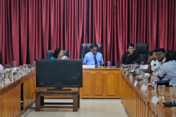 பழுதடைந்த ஐபாட்டினை காட்டி இழப்பீட்டு காசு வாங்கினேன்: போட்டுடைத்த அர்ச்சுனா! | Mp Lied And Received Rs 50 000 From The Govt