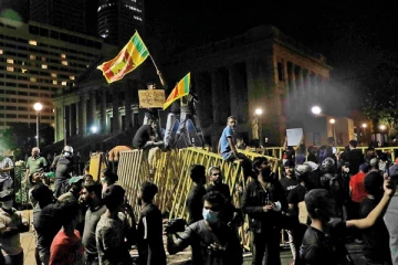 மகிந்தவுக்கு மரண போஸ்டர் அடித்த நபர்! களுத்துறை மாணவியின் மரணத்துடன் தொடர்புடையவரும் சிக்கலில் - வெளியான தகவல்