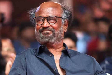 அச்சு அசல் ரஜினிகாந்த் போலவே இருக்கும் நபர்.. வீடியோவை பார்த்து ஷாக்கான ரசிகர்கள்