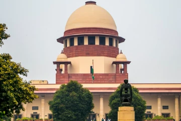 அரசு வேலைக்காக.. கிறிஸ்தவ மதத்தில் உள்ளவர்கள் இந்து எஸ்சி சான்றிதழ் பெறலாமா? உச்ச நீதிமன்றம் காட்டம்!