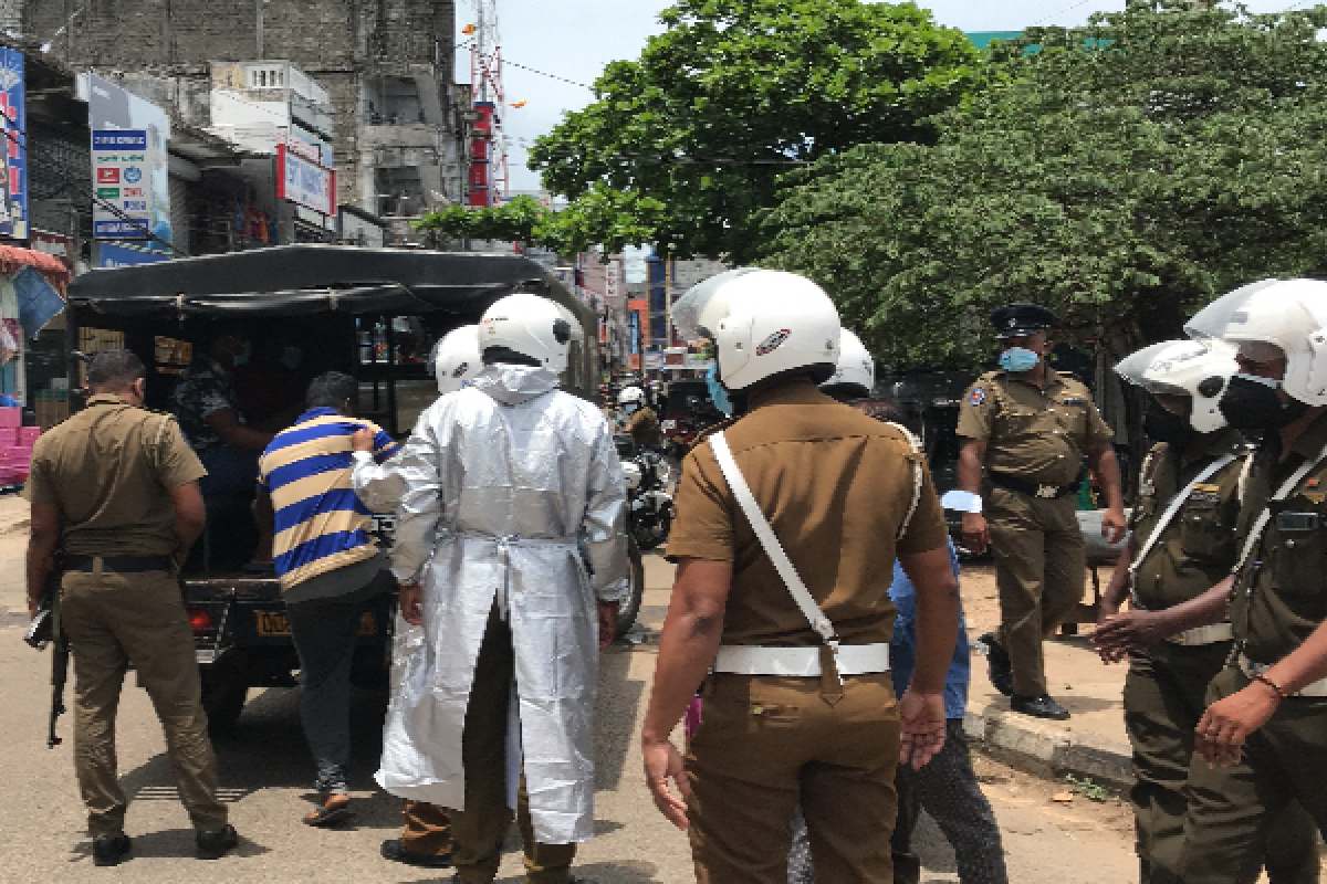 யாழ்.பல்கலையில் போதை மாத்திரை விற்பனை செய்த இளைஞன் கைது | Youth Arrested For Selling Narcotics At Jaffna Uni