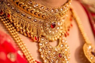 சரிவில் தங்கம் விலை - இப்போது நகை வாங்கலாமா?