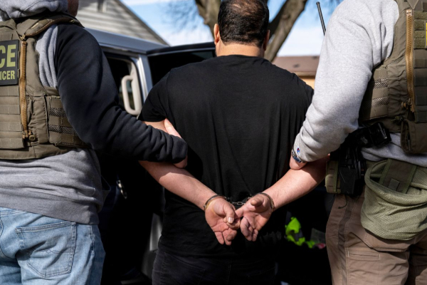 சட்டவிரோத குடியேறிகளுக்கு டிரம்ப் இறுதி எச்சரிக்கை; வெளியேறினால் 3,000 டொலர் | Trump Final Warning To Illegal Immigrants சட்டவிரோத குடியேறிகளுக்கு டிரம்ப் இறுதி எச்சரிக்கை; வெளியேறினால் 3,000 டொலர் | Trump Final Warning To Illegal Immigrants