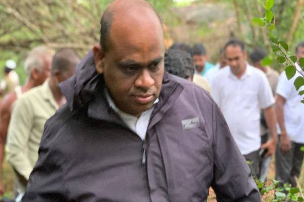 காரமுனையில் ஆட்சியாளர்கள் நில உரிமை மோசடி: கண்டனம் தெரிவித்த இ. சிறிநாத் | E Srinath Issues Stern Warning Karamunai Land