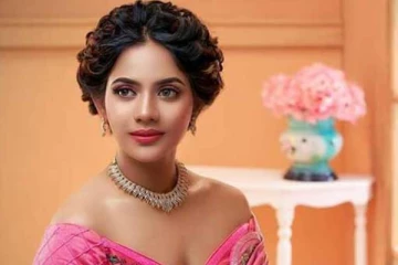 பட வாய்ப்பே இல்லை... ஆனா போட்டோ ஷுட்டுக்கு குறையே இல்லை