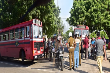 மன்னாரில் அரச பேருந்துகளின் ஆவணங்கள் சோதனை