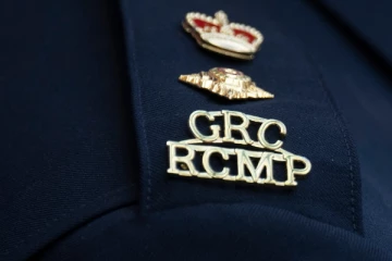 அல்பேர்ட்டா வாகன விபத்தில் இருவர் பலி