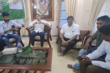 யாழில் ஐக்கிய தேசியக் கட்சி உறுப்பினர்களை சந்தித்த ஹரீன் பெர்னான்டோ