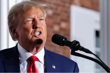 ஆயிரம் டொலர்கள் தருகிறோம் நாட்டை விட்டு வெளியேறுங்கள் ; ட்ரம்ப் தெரிவிப்பு