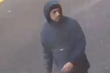 லண்டனில் சிறுவன் பின்னால் வந்து இளைஞன் செய்த செயலால் அதிர்ச்சியடைந்த குடும்பத்தார்! புகைப்படத்துடன் முழு தகவல்