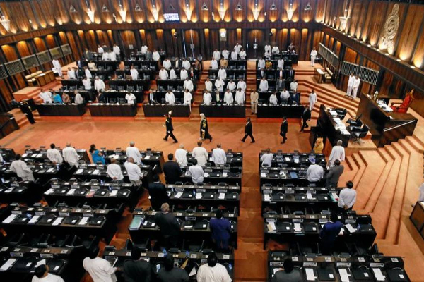 குறுகிய காலத்திற்குள் அசுர பலத்துடன் விஸ்வரூபமெடுத்த சிறிலங்காவின் முக்கிய கட்சி சிதறும் நிலை! - ஐபிசி தமிழ்