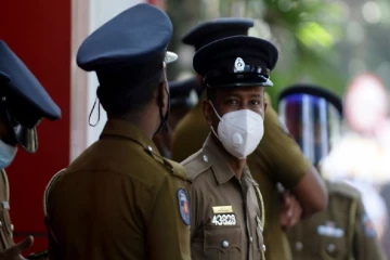 மயானத்தில் மறைத்து வைக்கப்பட்டிருந்த ஆபத்தான ஆயுதங்கள்