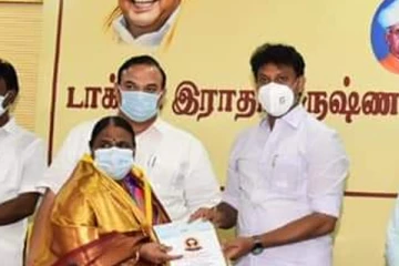 1 முதல் 8ம் வகுப்பு மாணவர்களுக்கு பள்ளிகள் திறப்பு எப்போது  : அமைச்சர் சொன்ன தகவல் என்ன