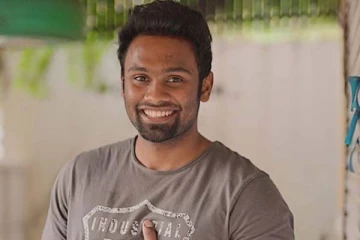 6 வருடமாக காதலித்து வந்த காதலியை கரம் பிடிக்கும் எருமசாணி விஜய், யார் அவர் தெரியுமா?- அழகிய ஜோடி