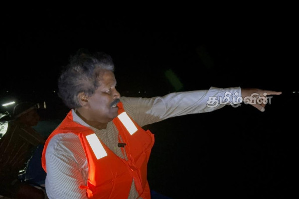 சட்டவிரோத கடற்றொழிலை கட்டுப்படுத்தும் பொறுப்பை எம்மிடம் ஒப்படையுங்கள்: ரவிகரன் எம்.பி சவால் | Ravikaran Mp On Illegal Fishing