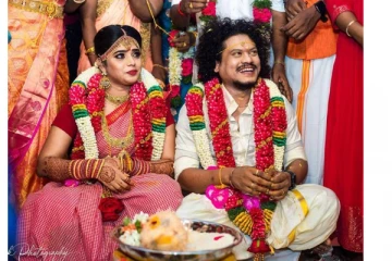 ஒரு வருடத்திற்கு முன்பே பதிவு திருமணம் செய்த விஜய் டிவி புகழ்! இணையத்தில் கசிந்த புகைப்படம்;