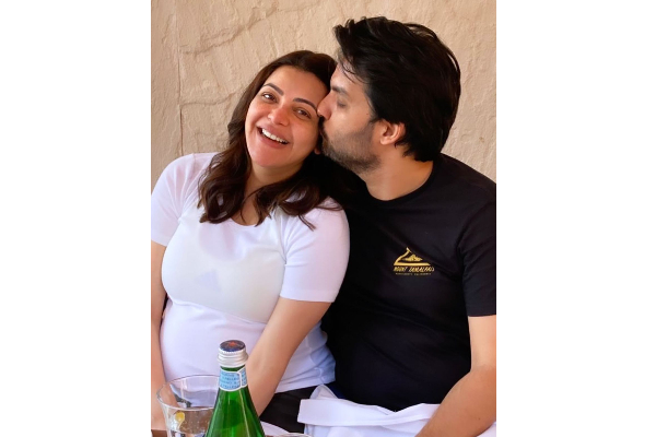 கர்ப்பமாக இருக்கும் காஜல் அகர்வாலா இது..! தனது கணவருடன் அவர் எடுத்துக்கொண்ட புகைப்படத்தை பாருங்க | Kajal Aggarwal Recent Pregent Photo