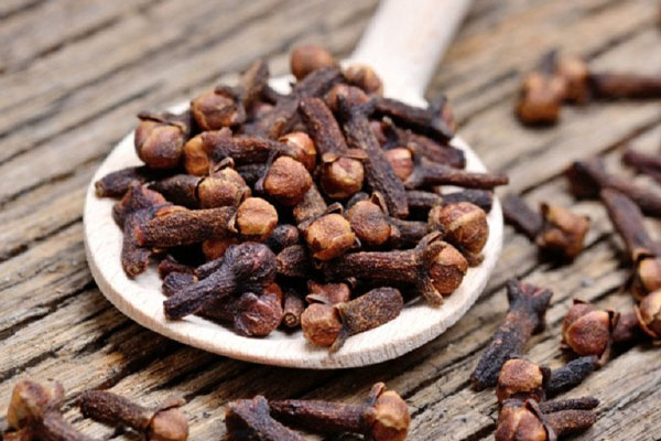 நீங்கள் குடிக்கும் டீயில் இந்த பொருட்களை சேர்த்துக்கோங்க | Add These Ingredients To The Tea You Drink