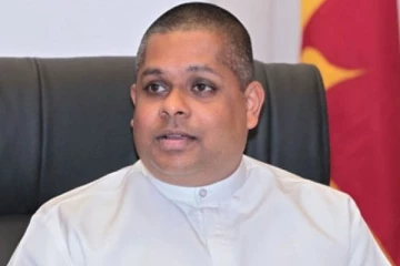 மூன்று கோடி ரூபா ஏப்பம்விட்ட முன்னாள் அமைச்சர் தலைமறைவு