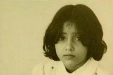 இந்த புகைப்படத்தில் இருக்கும் பிரபல நடிகை யார் தெரியுமா?.. வாங்க தெரிஞ்சிக்கலாம்