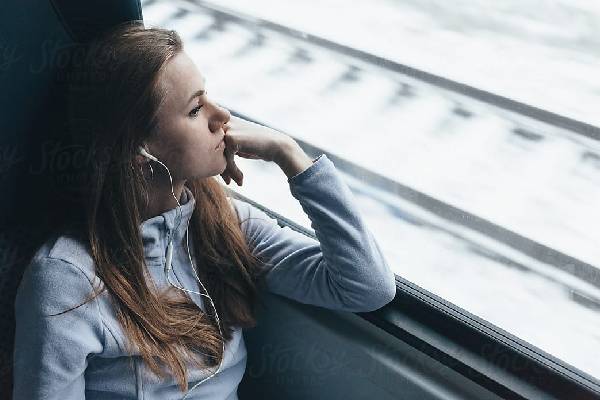 பயணத்தின் போது வாந்தி ஏற்பட என்ன காரணம்னு தெரியுமா? தடுப்பதற்கான எளிய வழிகள்! | Why And How To Overcome Vomiting While Travelling