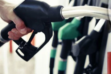 වහාම ක්‍රියාත්මක පරිදි අද මධ්‍යම රාත්‍රියේ සිට ඉන්ධන මිල ඉහළ දැමේ