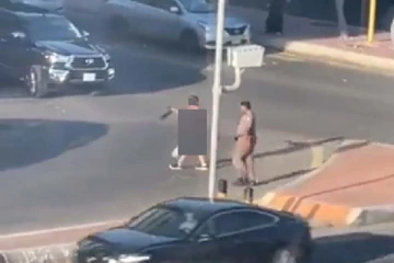 அரேபிய நாடொன்றில் நிர்வாணமாக நடந்து சென்ற பெண்ணால் பரபரப்பு!