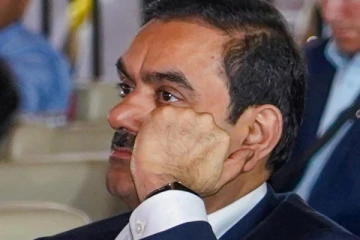 அதானி மீது அமெரிக்காவில் குற்றவியல் வழக்கு பதிவு!