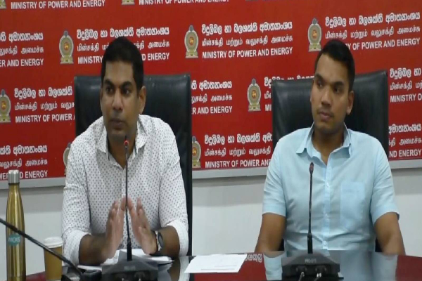 மின்சாரத்துறை மறுசீரமைப்பு அறிக்கையை நாமலுக்கு அனுப்பிய அமைச்சர்! | The Minister Sent Electricity Sector Report Namal