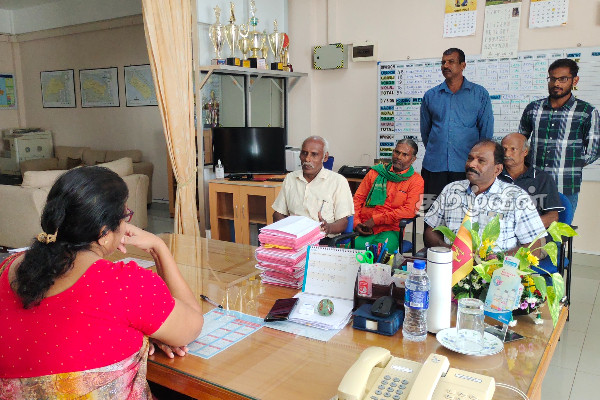 கிளிநொச்சி விவசாயிகள் அரசாங்க அதிபருக்கு வைத்துள்ள கோரிக்கை(Photos) | Kilinochchi Farmers Demand To The Chief Minister