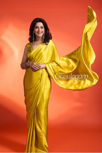 காதலர் தினம் பட நடிகை சோனாலி பிந்த்ரேவை நியாபகம் இருக்கா... இப்போது எப்படி உள்ளார் பாருங்க | Kadhalar Dhinam Movie Actress Sonali Bendre