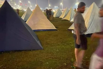 ගෝල්ෆේස් විරෝධතා කරන අය ගැන අමුතුම හෙළිදරවවක්...ආණ්ඩුව පෙරලන මගුල් කෙලින්න එන්න එපා..