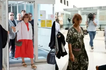 மனைவிக்கு மயக்க மருந்து கொடுத்து வெளியாட்களை பாலியல் வன்கொடுமை செய்ய வைத்த கணவர்!