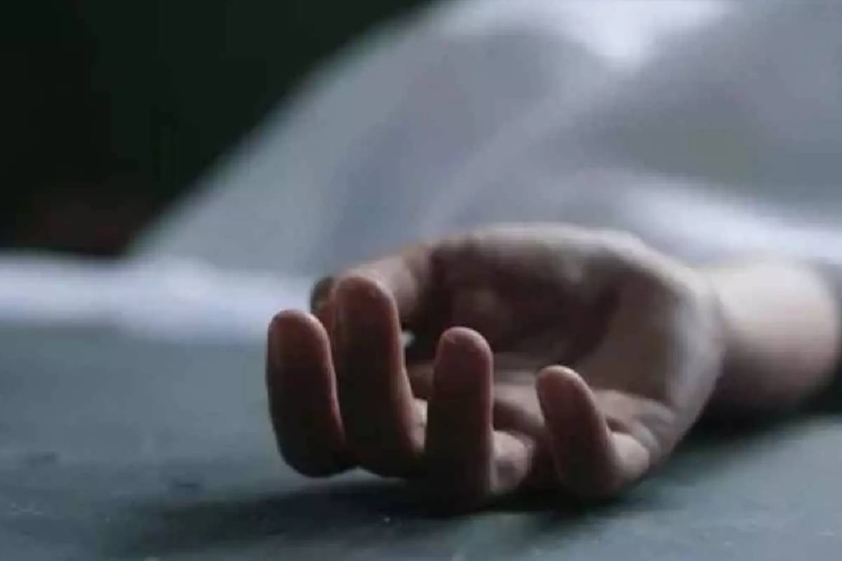 காலியில் துயர சம்பவம்: கோர விபத்தில் 28 வயது இளைஞர் பலி | A Man Death Family Member Was Seriously Injured