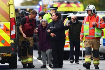 பிரிட்டனில் யூத ஆலயம் அருகே பயங்கரவாத தாக்குதல் ; 2 போ் பலி