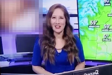 டிவி செய்தி நேரலையில் ஆபாச படம்: முகம் சுளித்த பார்வையாளர்கள்