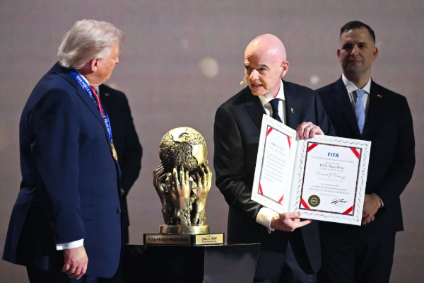 நோபல் பரிசு கிடைக்காவிட்டால் என்ன....டொனால்ட் டிரம்பிற்கு FIFA சமாதான விருது | Fifa Peace Award For Donald Trump நோபல் பரிசு கிடைக்காவிட்டால் என்ன....டொனால்ட் டிரம்பிற்கு FIFA சமாதான விருது | Fifa Peace Award For Donald Trump