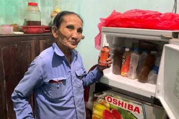 50 வருடங்களாக உணவே உண்ணாமல் உயிர் வாழும் அதிசய மூதாட்டி