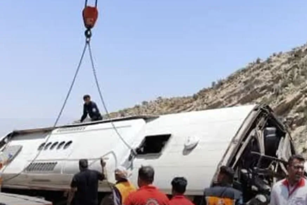 ஈரானில் கோர விபத்து ; 21 பேர் பலி | Horrific Accident In Iran 21 People Killed