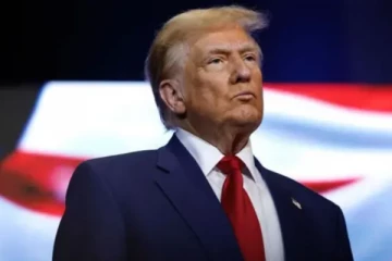 இறக்குமதி வரியில் சர்ச்சை ; ட்ரம்புக்கு அதிரடி அழுத்தம்