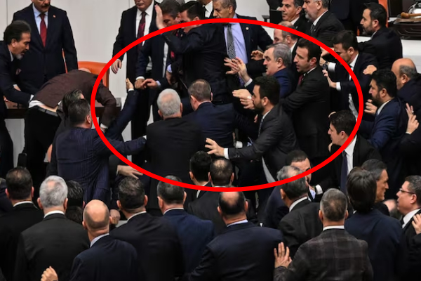 துருக்கி நாடாளுமன்றத்தில் அடிதடி; ஆளுங்கட்சி மற்றும் எதிர்க்கட்சி உறுப்பினர்கள் மோதல்! | Clashes Erupt In Turkish Parliament