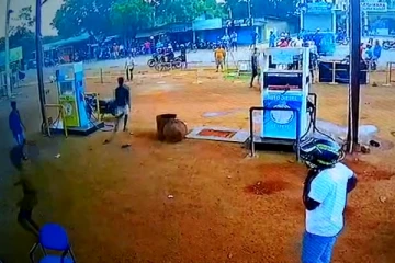 விசுவமடு எரிபொருள் நிரப்பு நிலைய ஊழியர்கள் மீது தாக்குதல்(Video)