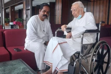 சம்பந்தர் மற்றும் சிறிதரன் நீண்டநேரம் கலந்துரையாடல்