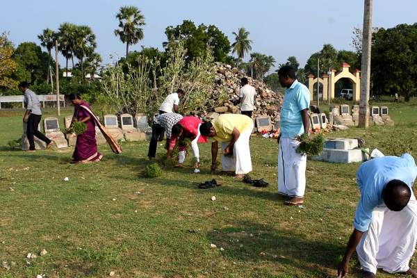 மாவீரர் தினத்தை முன்னிட்டு சிரமதான பணிகள் ஆரம்பம்(படங்கள்) | Ltte Remember Day October 27