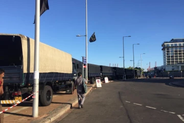 ගාලු මුවදොර විරෝතා භූමියට  පොලිස්ට්‍රක් රථ පැමිණෙයි ...(PHOTOS)