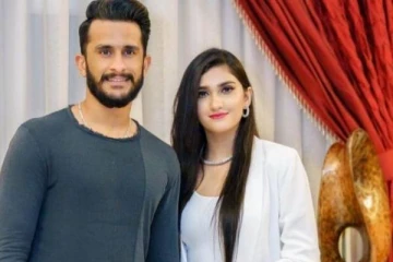 எனக்கு பிடித்த வீரர் விராட் கோஹ்லி தான்! பாகிஸ்தான் இளம் வீரரை மணந்த இந்திய பெண் அசத்தல் பதில்