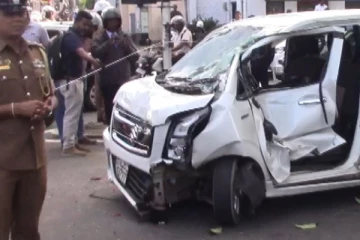 இன்று இடம்பெற்ற கோர விபத்து; கனரக வாகனம் பல வாகனங்களுடன் மோதியது