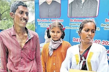 விடாமுயற்சியால் கிடைத்த வெற்றி! வேதியியலில் டாக்டர் பட்டம் பெற்ற கூலி தொழிலாளி