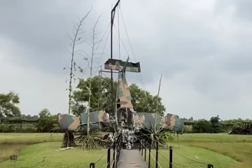 இரத்மலானையில் வைக்கப்பட்டுள்ள விடுதலைப் புலிகளின் விமானம் (Photos)